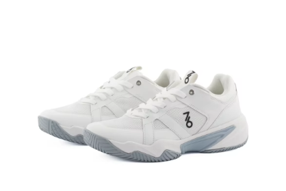 Tennis Shoes：テニスシューズ